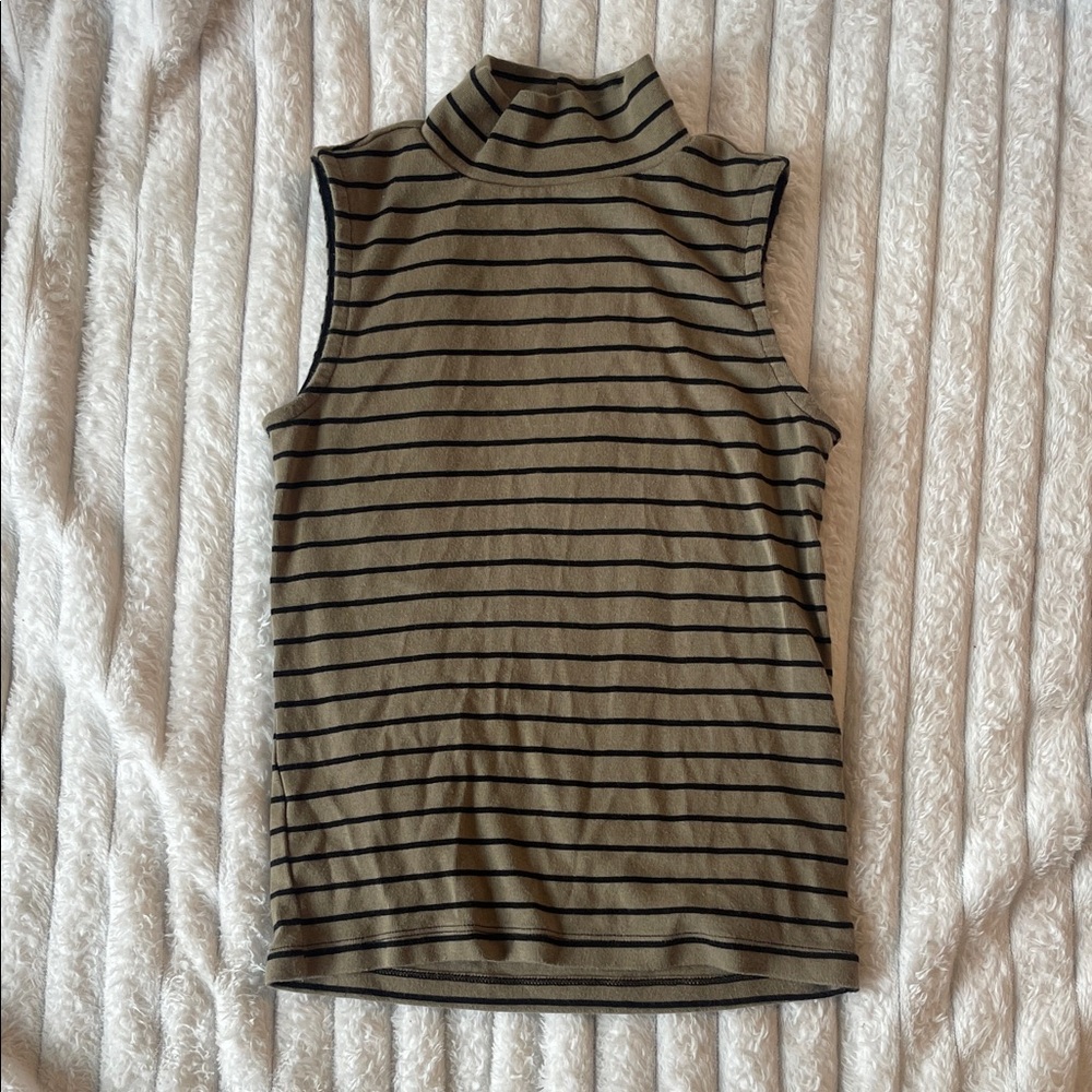 GAP Striped Mockneck Modern Tank in green and black stripes